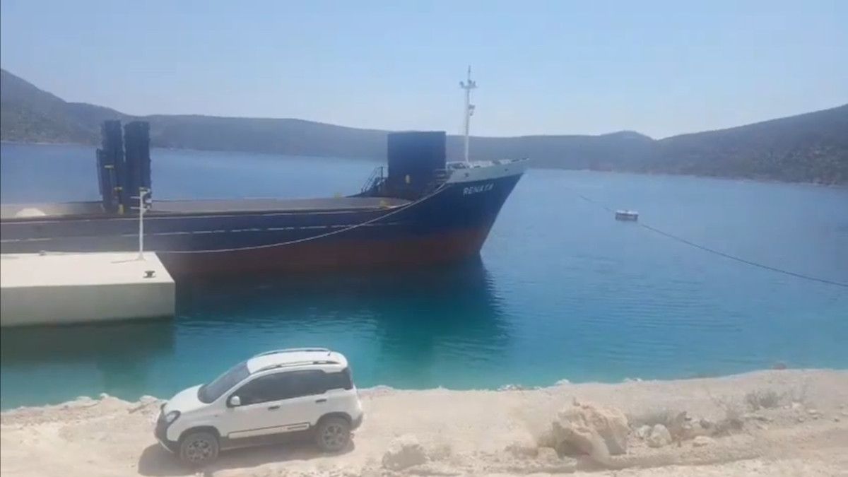 Φόρτωση πλοίου Λατομείο Θίσβη